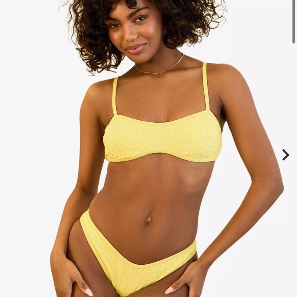 NWT Dippin’ Daisy’s Yellow Floral Bikini - Sunblock
